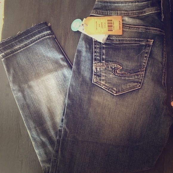NWT Silver Jeans 👖 Avery Skinny Crop 28 & 29 - Picture 1 of 5